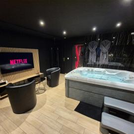 SecretBlackRoom, hôtel à Villecresnes