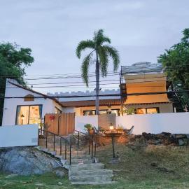 Beautiful 4 bedroom ocean view white house, steps from the beach Rawai Beach