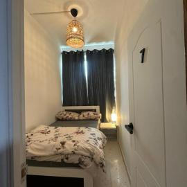 Abu Dhabi City Private Room Late Check out 2pm, hotel di Abu Dhabi