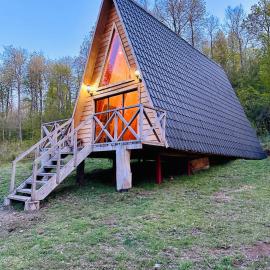 Araucaria Lodge Cabaña Alpina cerca del Parque Conguillío, hotel a Curacautín