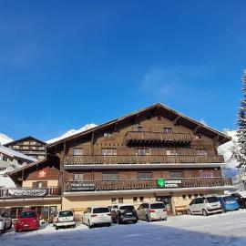 Freeride Hostel Restaurant & Camps