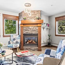 2BR MTN Canmore Retreat with Private Balcony