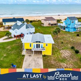 Coastal Cozy Steps to the sand and sea, hotel en Galveston