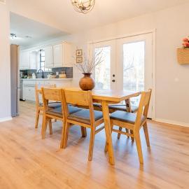 Cozy retreat 3 bedrooms with views near campus with gourmet kitchen