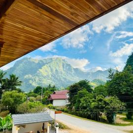 Nong Khiaw IVY Mountain View, отель в городе Нонгкио