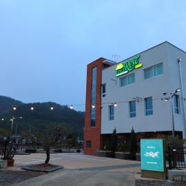 Two Rest Pension, готель у місті Дам'янг