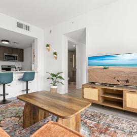 Breezy Stays Luxury Residences - near Kaseya Center, Hotel in Miami