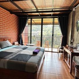 pilokhillhouse บ้านอีต่องเหมืองปิล็อก, hotel in Ban Pilok Khi