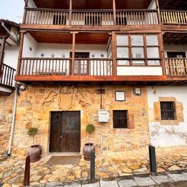 Casa de Piedra y Lombera