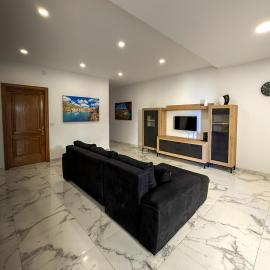 Sannat Luxe Living - 3-Bedroom Apartment, ξενοδοχείο σε Sannat