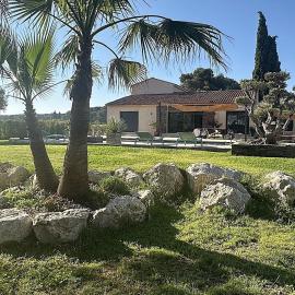 Superbe villa moderne avec vue sur la Sainte Victoire, hotel v destinácii Cabriès
