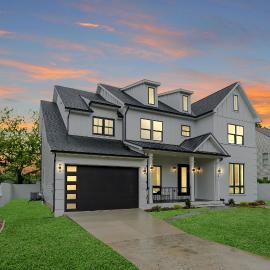 Luxury awaits in this stunning, modern home, hotel v destinácii Falls Church