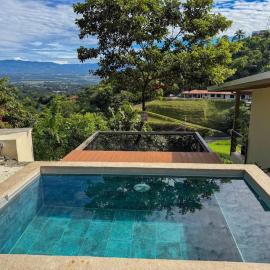 Roca Verde Retreats & Car Rental