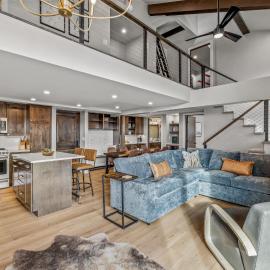 Bear Claw 402 - Premier Ski-in Ski-out & Winter Shuttle! Renovated 2025!, hotel in Steamboat Springs