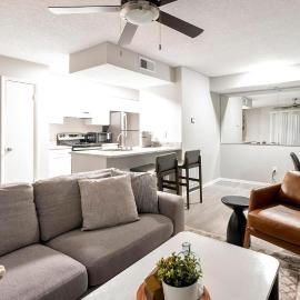 Landing Spectacular 1BD Clubhouse Pool, hotel en Atlanta
