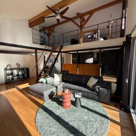 LaVida Star Alpine Hideaway Thun, Sauna, free parking, viešbutis mieste Blumenstein