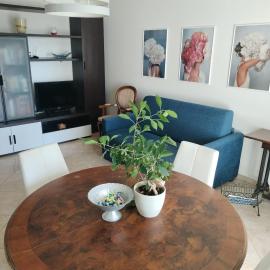 Nenni House