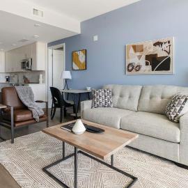 Landing Stunning 2BD Pool