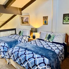 Treetop Condo in Yosemite-Sleeps 6-Balcony