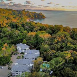 Uvita Paradise , Walk to the Ballena Beach