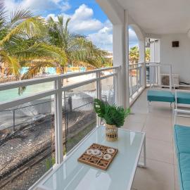 Maho Beach 1BR Haven, Ocean Vista