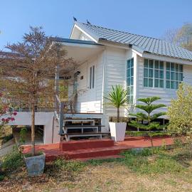 The Green Vale B&B, hotel in Ban Na Chaliang