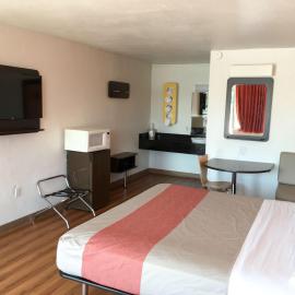 Motel 6-Connellys Springs, NC, hotel u gradu Hikori