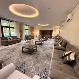 Dana chalet, hotel i Al Mintirib