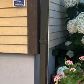 Green & Easy Stay! Peaceful 2BR Near Helsinki Airport with EV, hotell i Vanda