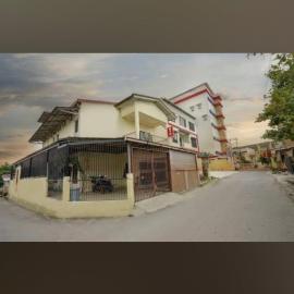 Halim Living, hotel di Sukarami