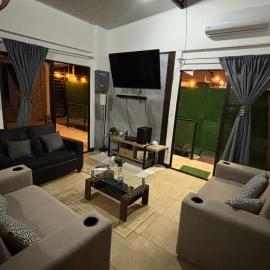 Tu casa de habitación en Sarapiquí, Costa Rica: Pedregal şehrinde bir otel