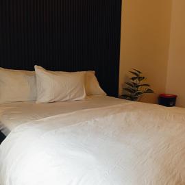 Heirloom Luxury Hotel and Apartments, hotel a Maiyegun