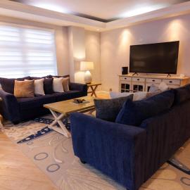 The Breezy Borough - 100ft to Paradise Next to Baha Mar 2BD 2BTH