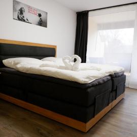 Zimmer 116 an den AlbThermen, khách sạn ở Bad Urach