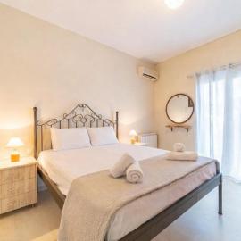 Kalemi House, Spacious 2BR Home with Garden near Ipsos and Dassia