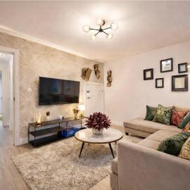 Jubilee View - New! Luxurious Home, Parking Wi-Fi، فندق في بيوري
