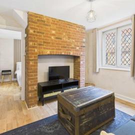 Heritage 1-Bed - Sleeps 3 - Gated Parking - Fast WiFi
