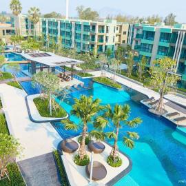LPN Cha-am Beachfront Wifi 10 meters to beach 1BR ติดทะเล