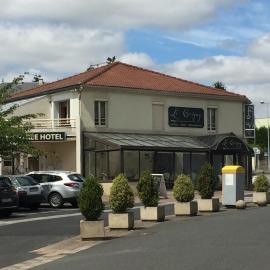 Hôtel Le Cerizay, hotel di Cerizay