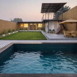 Mud Meadows - Peace and Tranquility 3br Farm, hotel v destinaci Faridabad