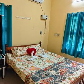 Nilan Aarudhra Homestay, hotel i Chidambaram