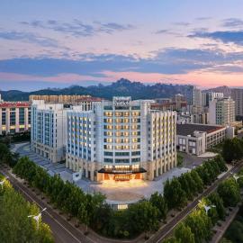 Fairfield by Marriott Qingdao West Coast, hotel v destinaci Čching-tao