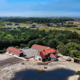 266-Harboore-Strandvejen-177-A, hotel sa Harboør