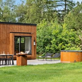 Experience nature cottage with spa near forest and beach, hotel v mestu Hadsund