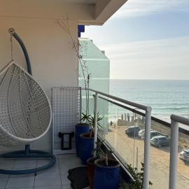 Appartement moderne avec une vue spectaculaire sur l océan
