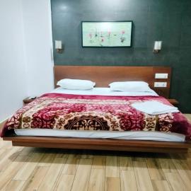 Hotel Allseasons, hotell i Roorkee