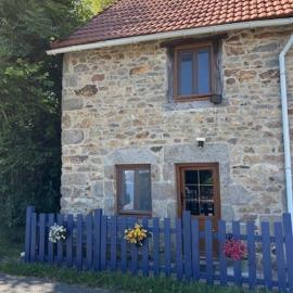 La Vache Bleue, hotel in Saint-Pierre-de-Fursac