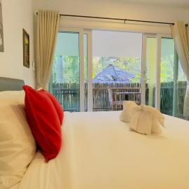 Jungle Breeze Bungalow 5, Fast WiFi, Quiet Retreat, Hotel in Ban Dan Mai