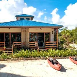 Secluded Oceanfront Private Estate By Alom, hotel i San Pedro