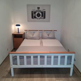 Große Stadtwohnung 5xSchlafzimmer 2xBad und Balkon